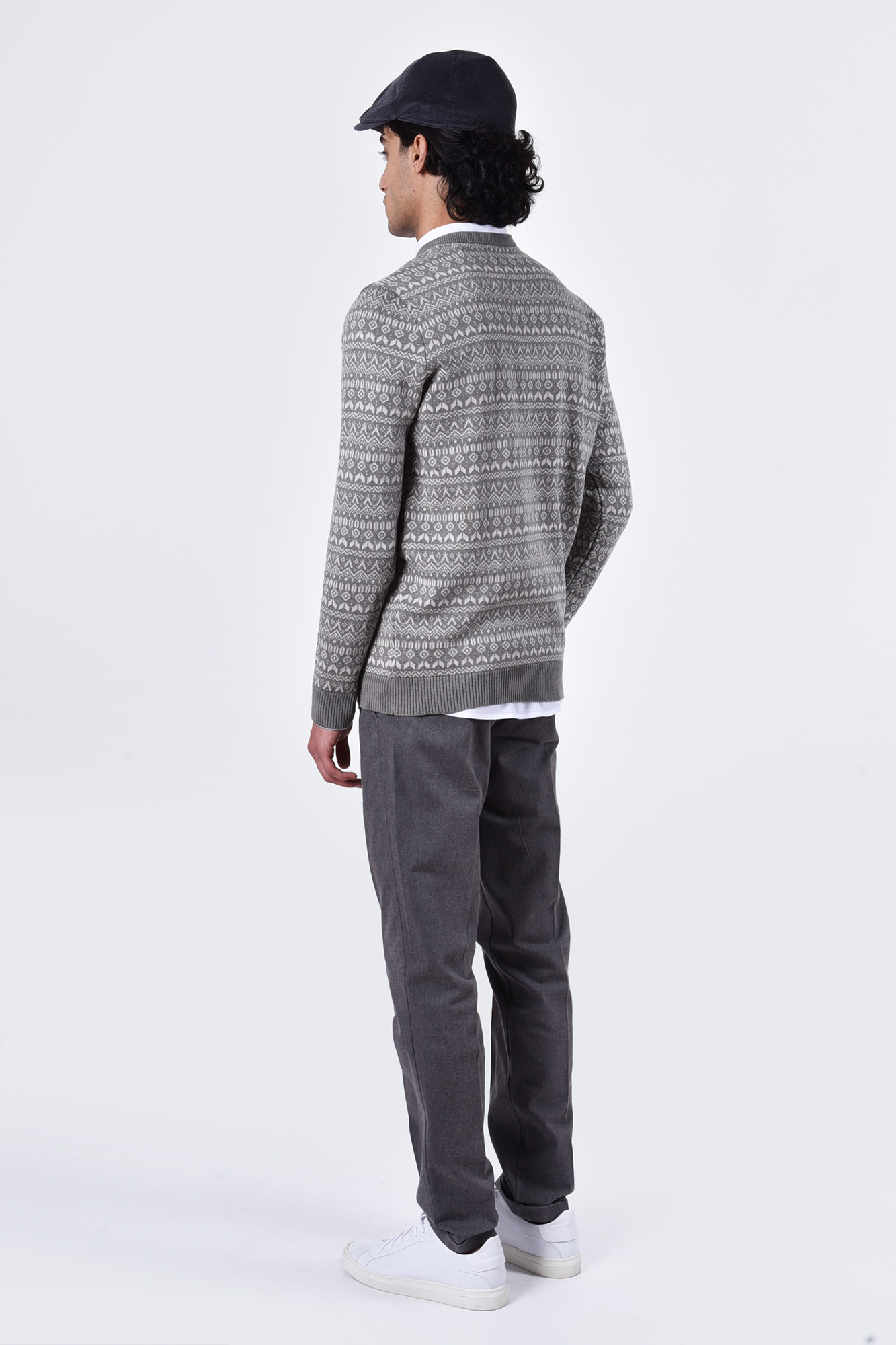 بافت ژاکارد یقه گرد