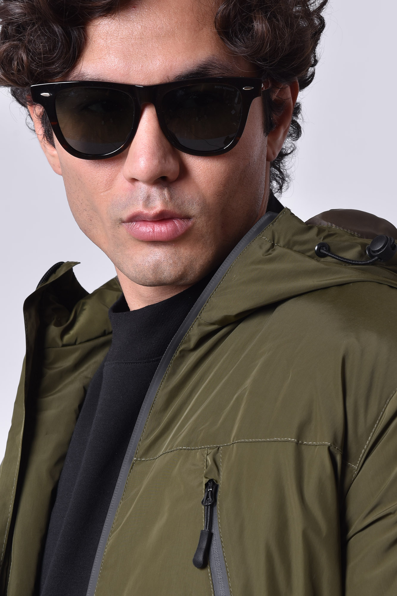 کاپشن کوتاه ساده مردانه