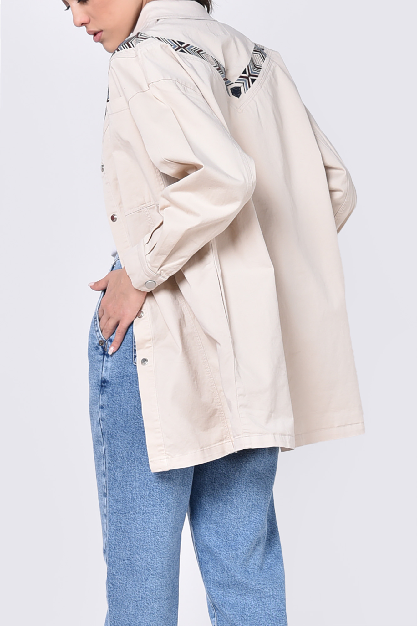 مانتو کتان گلدوزی دار