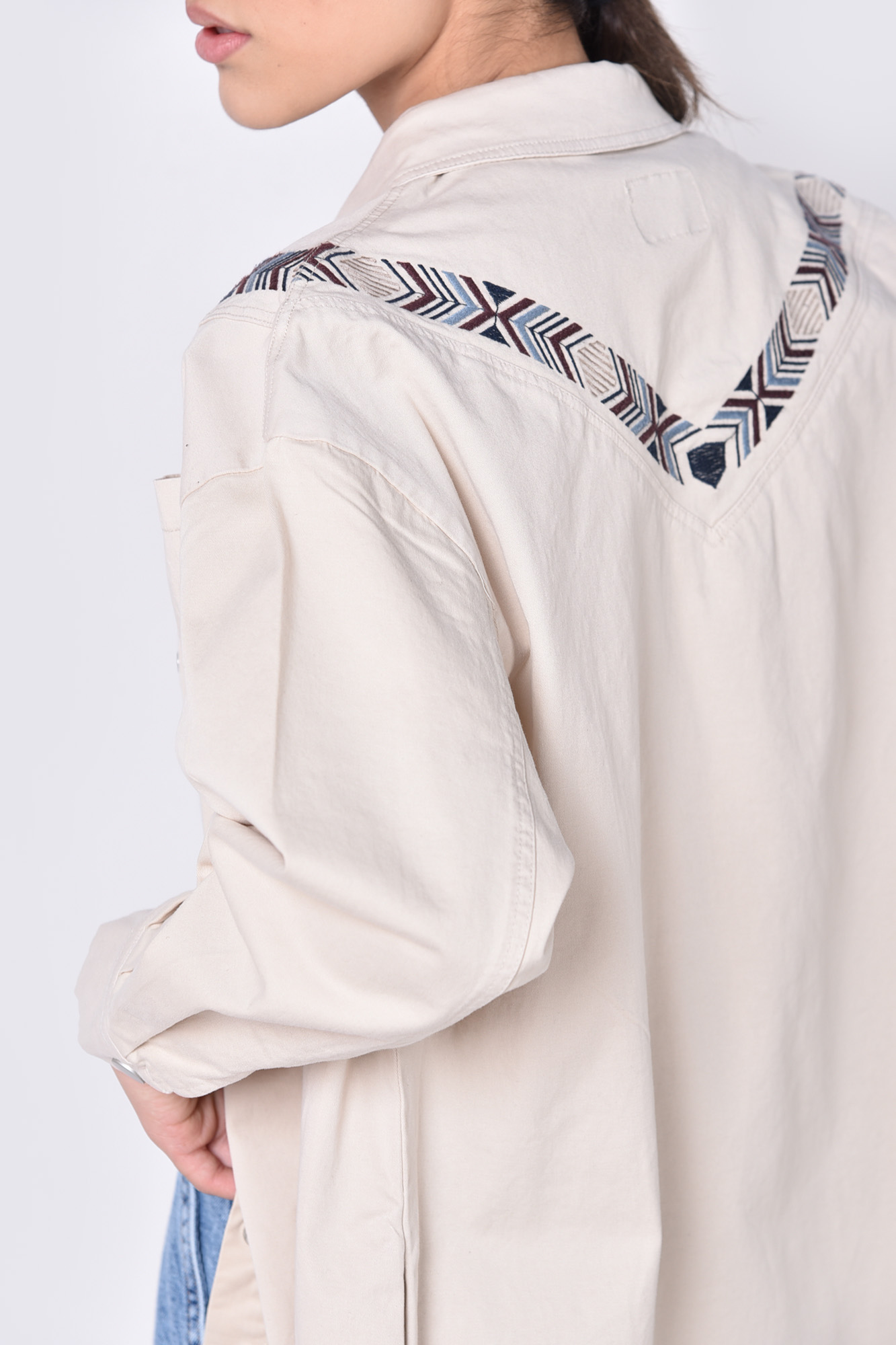 مانتو کتان گلدوزی دار