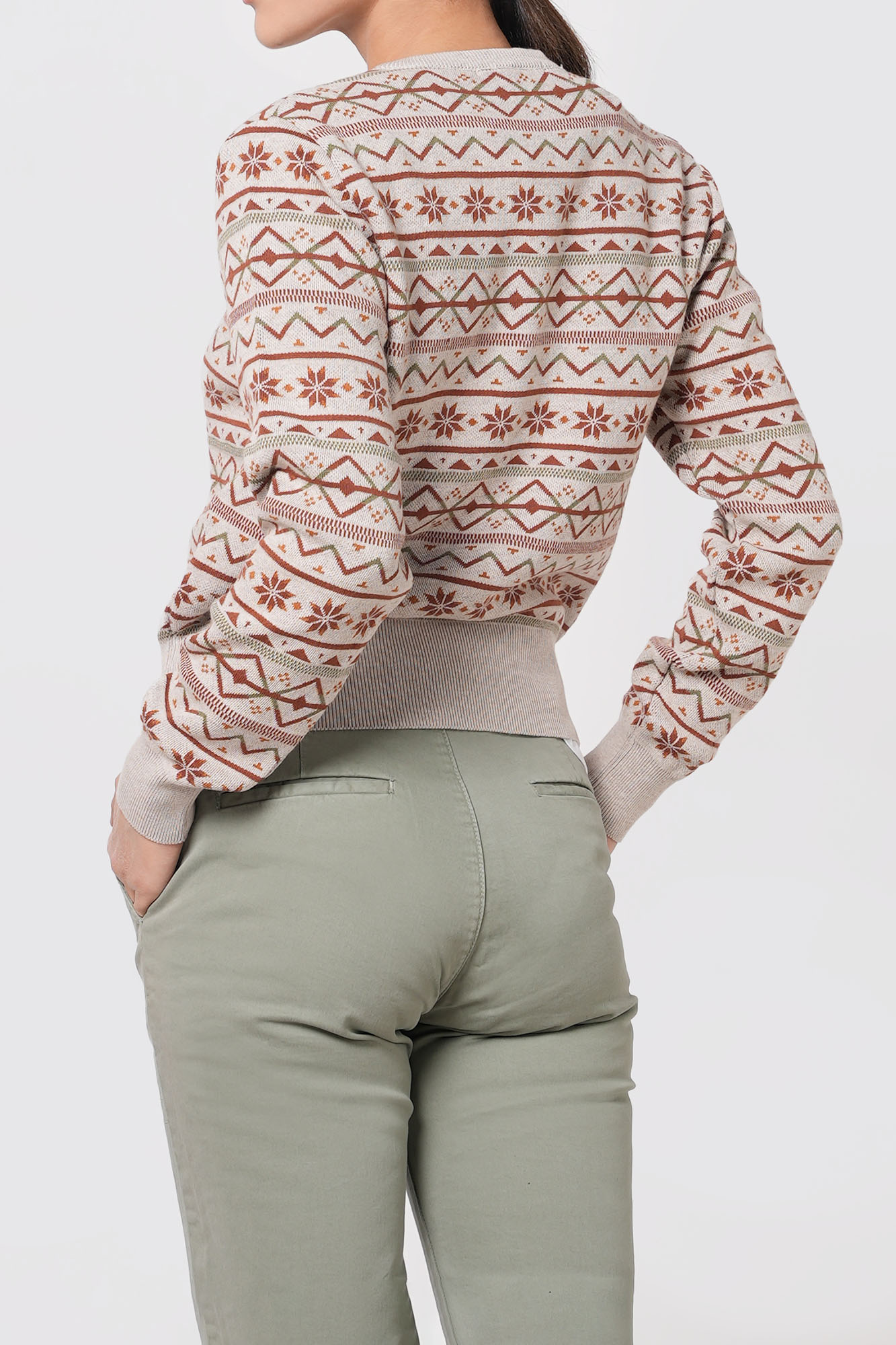 بافت ژاکارد یقه گرد