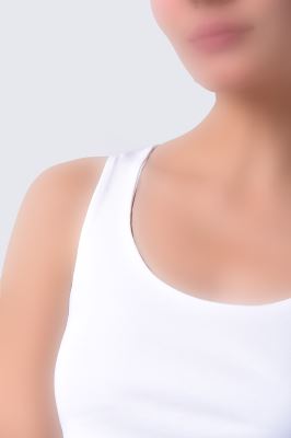 تاپ تیشرتی کراپ ساده زنانه