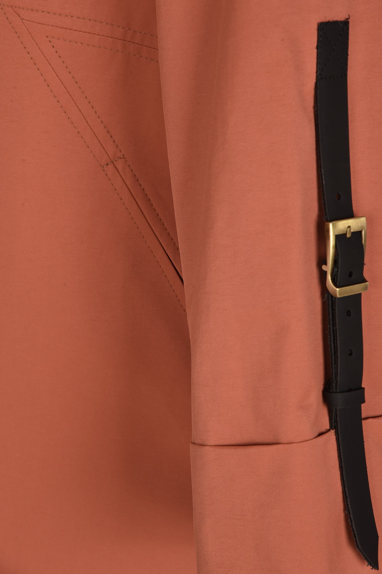 بارانی بلند با خرجکار چرم