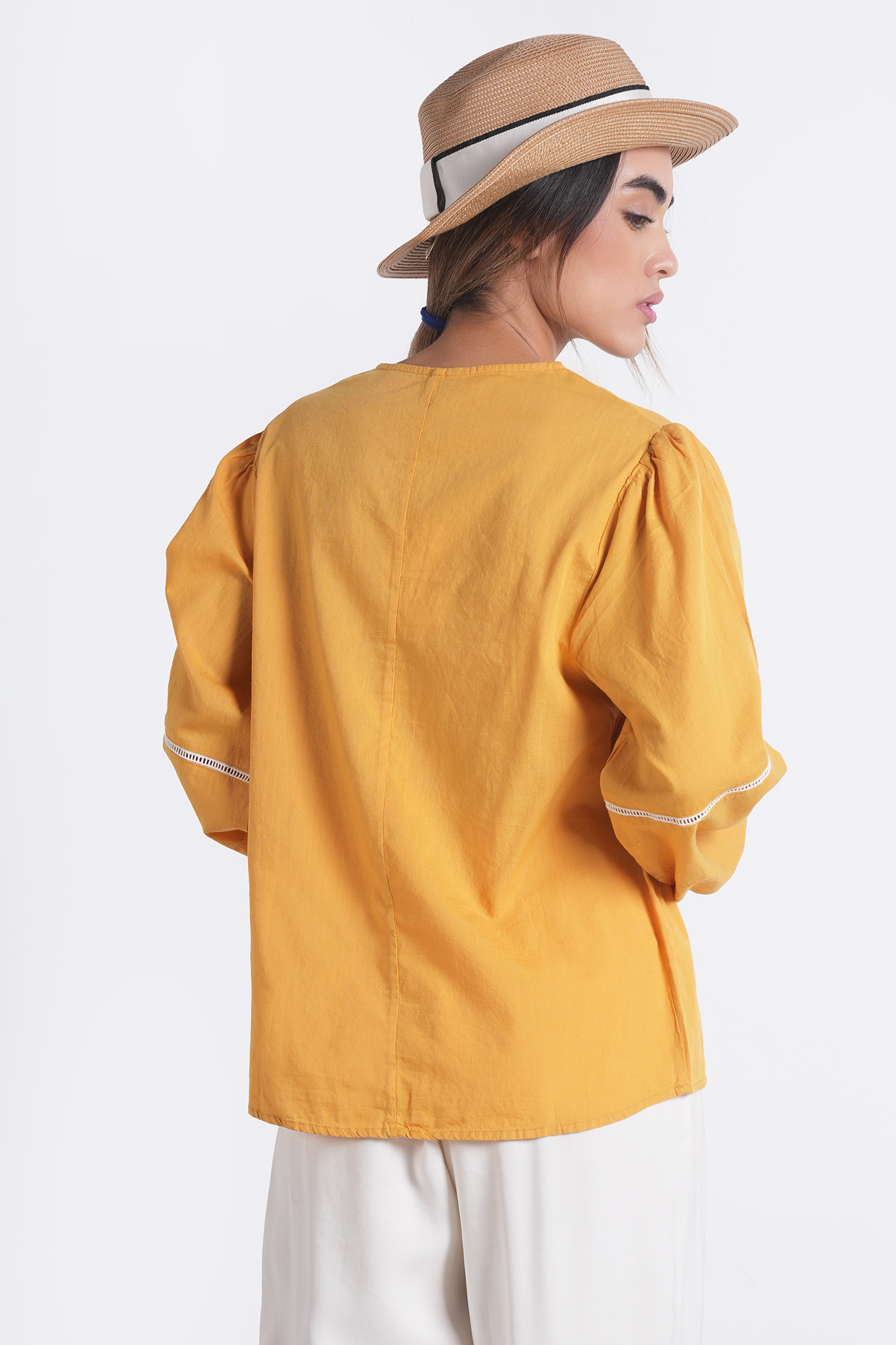 بلوز آستین بلند گلدوزی دار