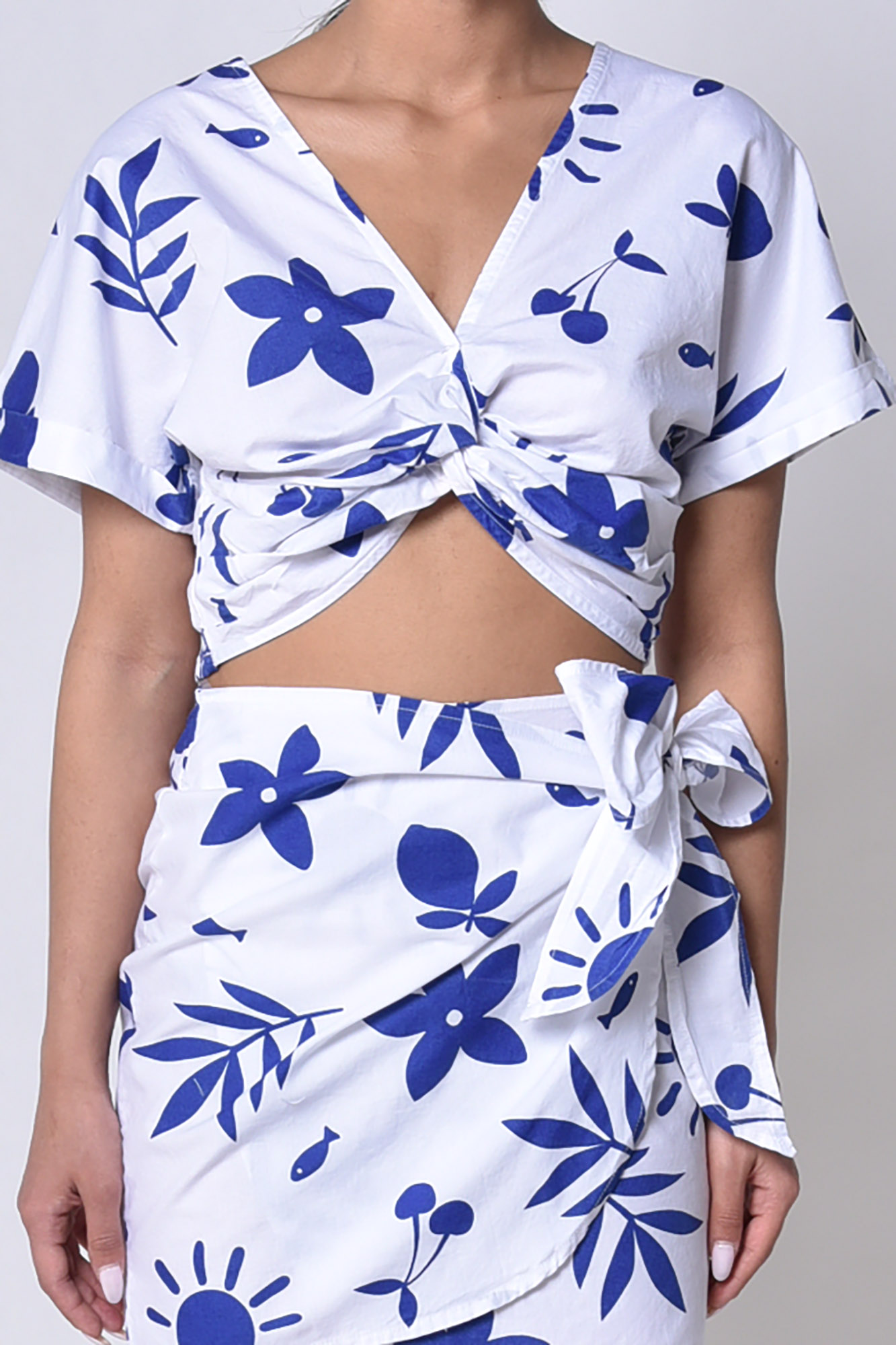 بلوز آستین کوتاه پیش گره دار