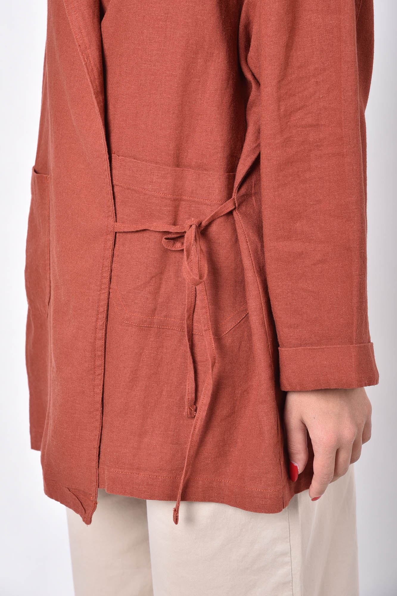 مانتو یقه انگلیسی جیب دار بندینک دار