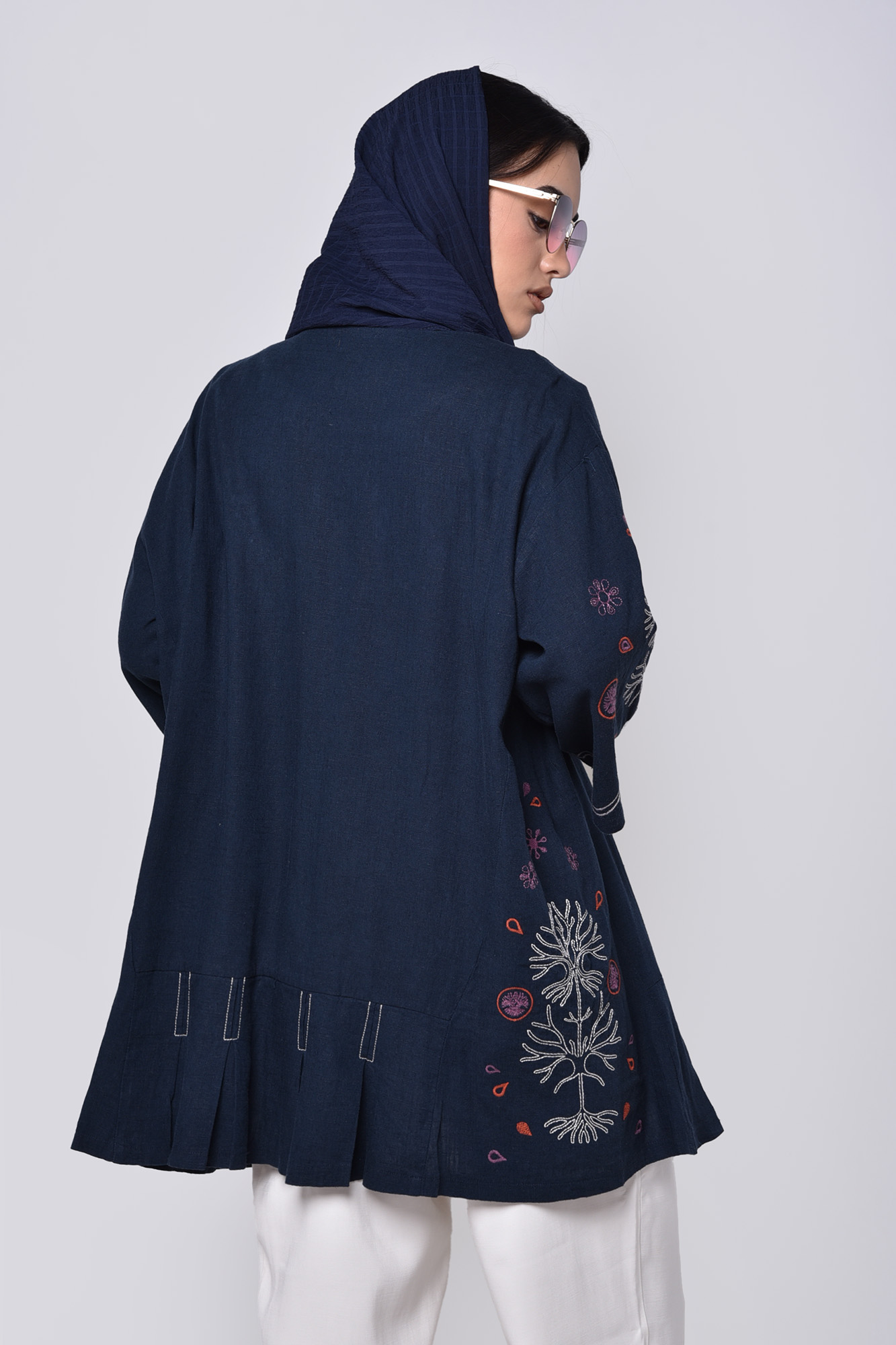 مانتو پیلی دار گلدوزی دار