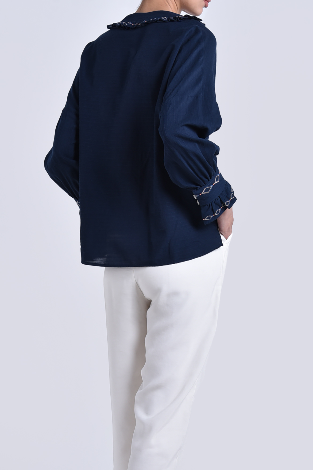 بلوز آستین بلند گلدوزی دار