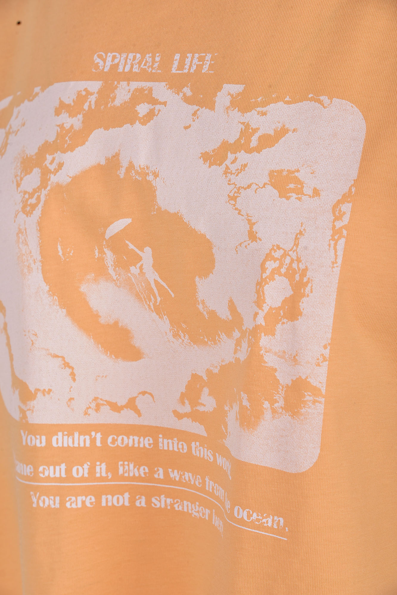 تیشرت آستین کوتاه چاپی زنانه