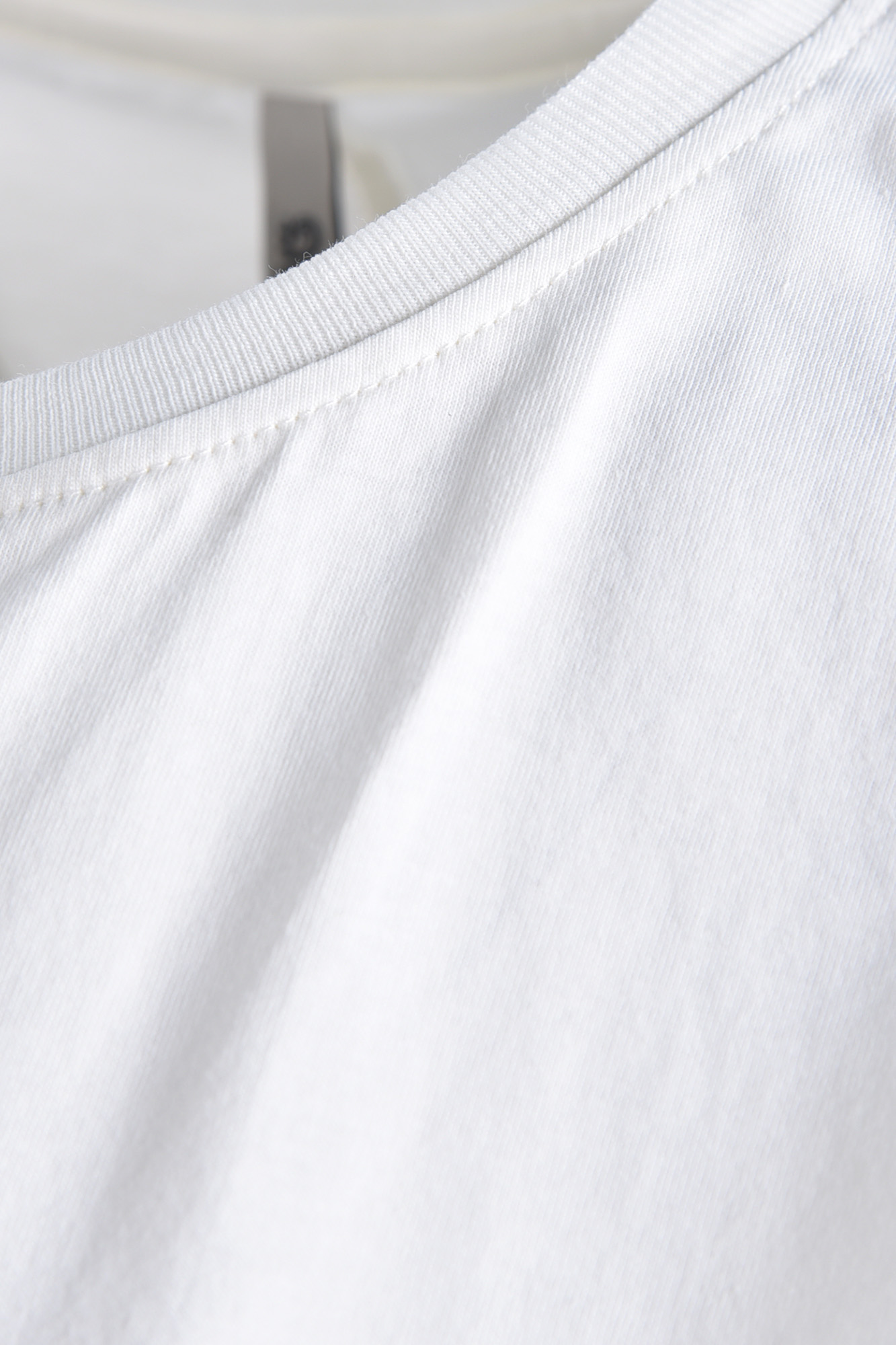 تاپ تیشرتی ساده زنانه