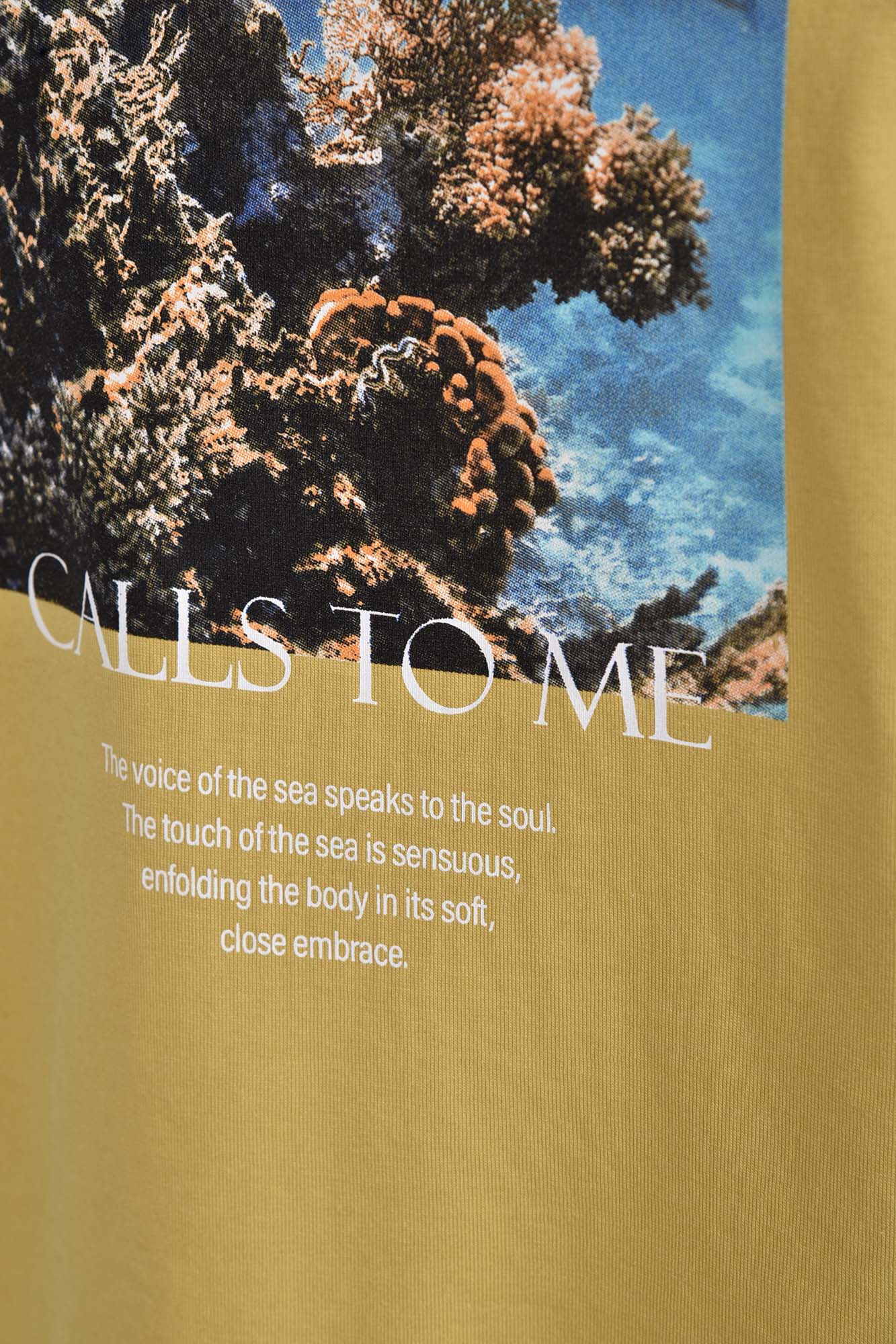 تیشرت آستین کوتاه چاپی زنانه