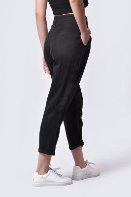 شلوار پارچه ای ساده زنانه