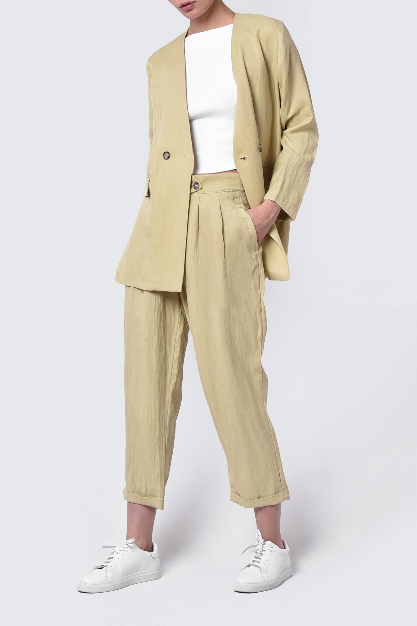 شلوار پارچه ای ساده زنانه