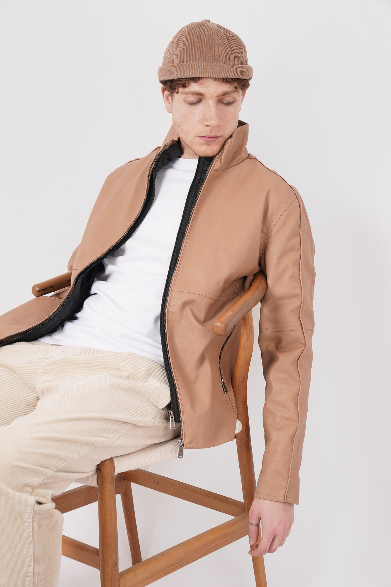 کاپشن کوتاه ساده مردانه