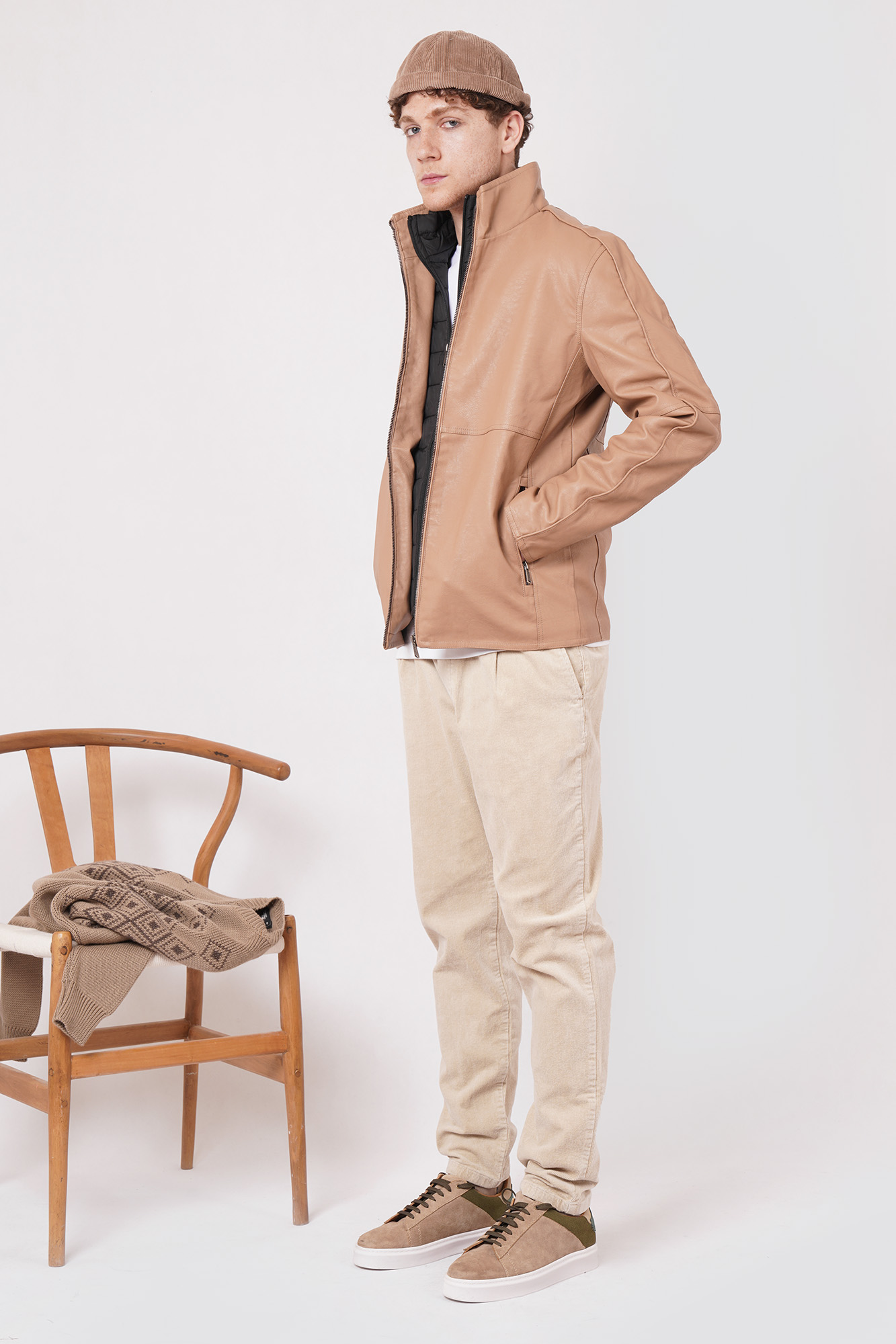 کاپشن کوتاه ساده مردانه