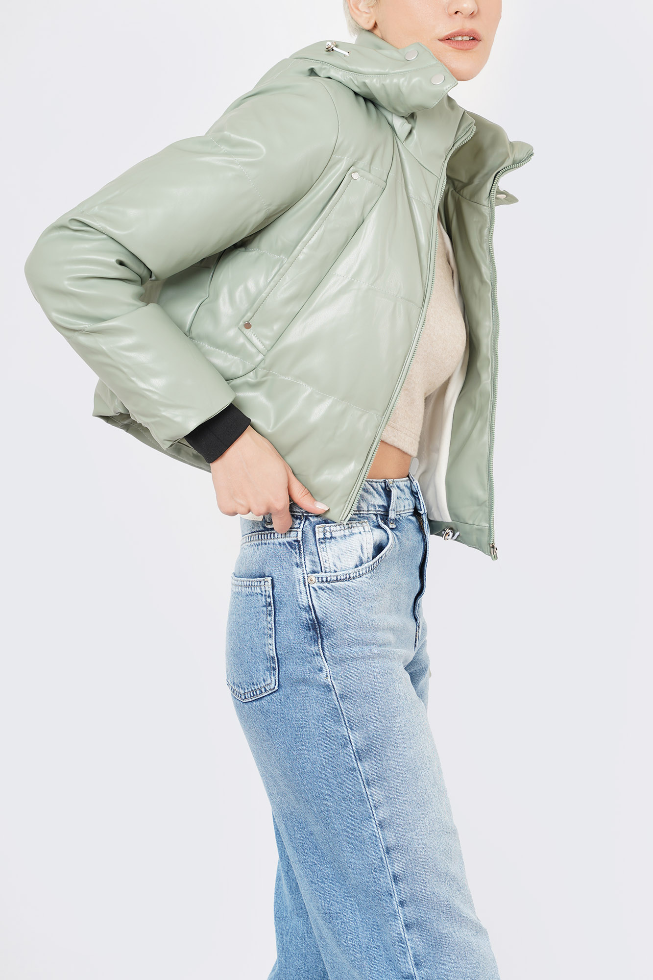 کاپشن کوتاه ساده زنانه