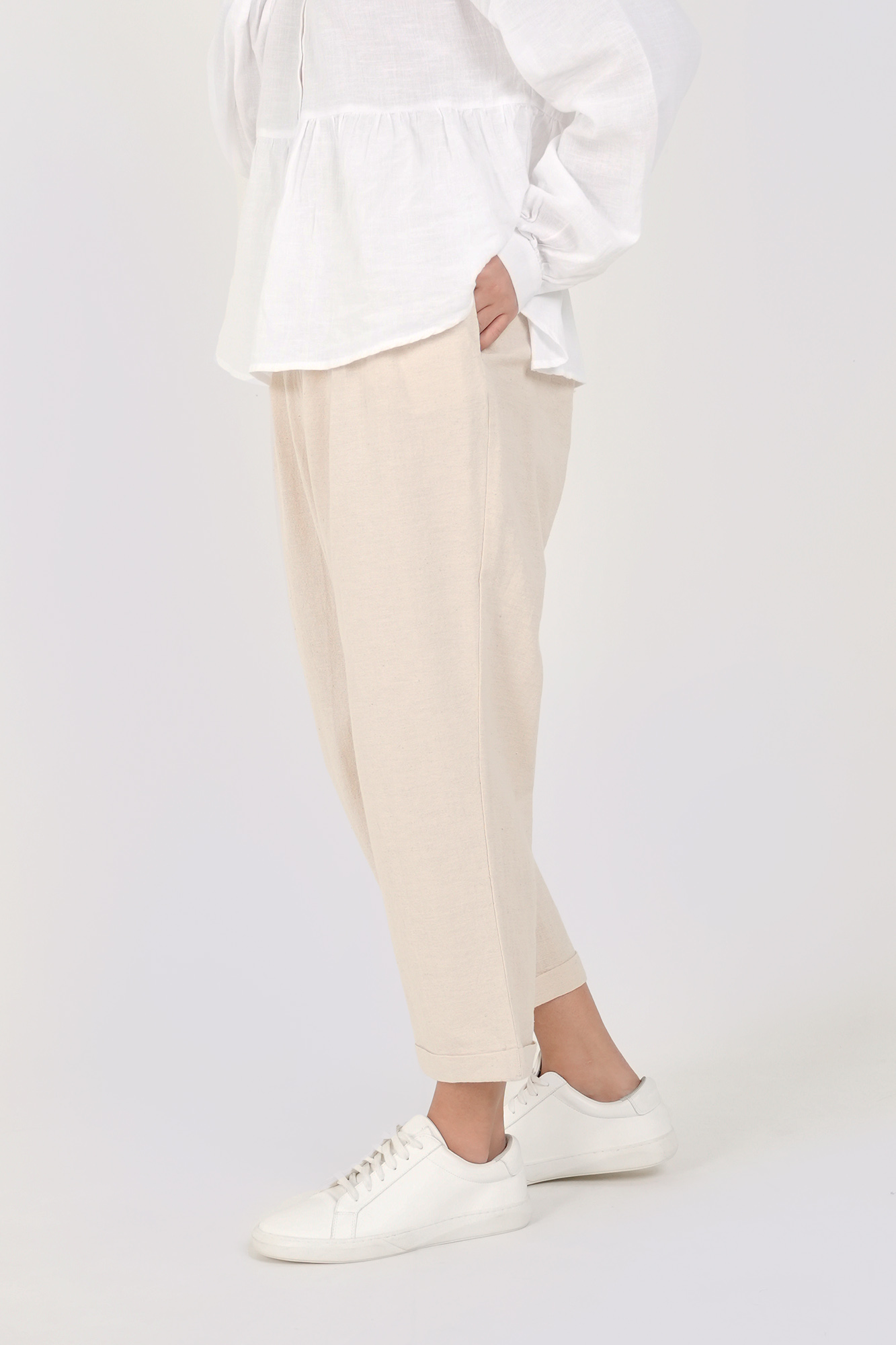 شلوار پارچه ای ساده زنانه