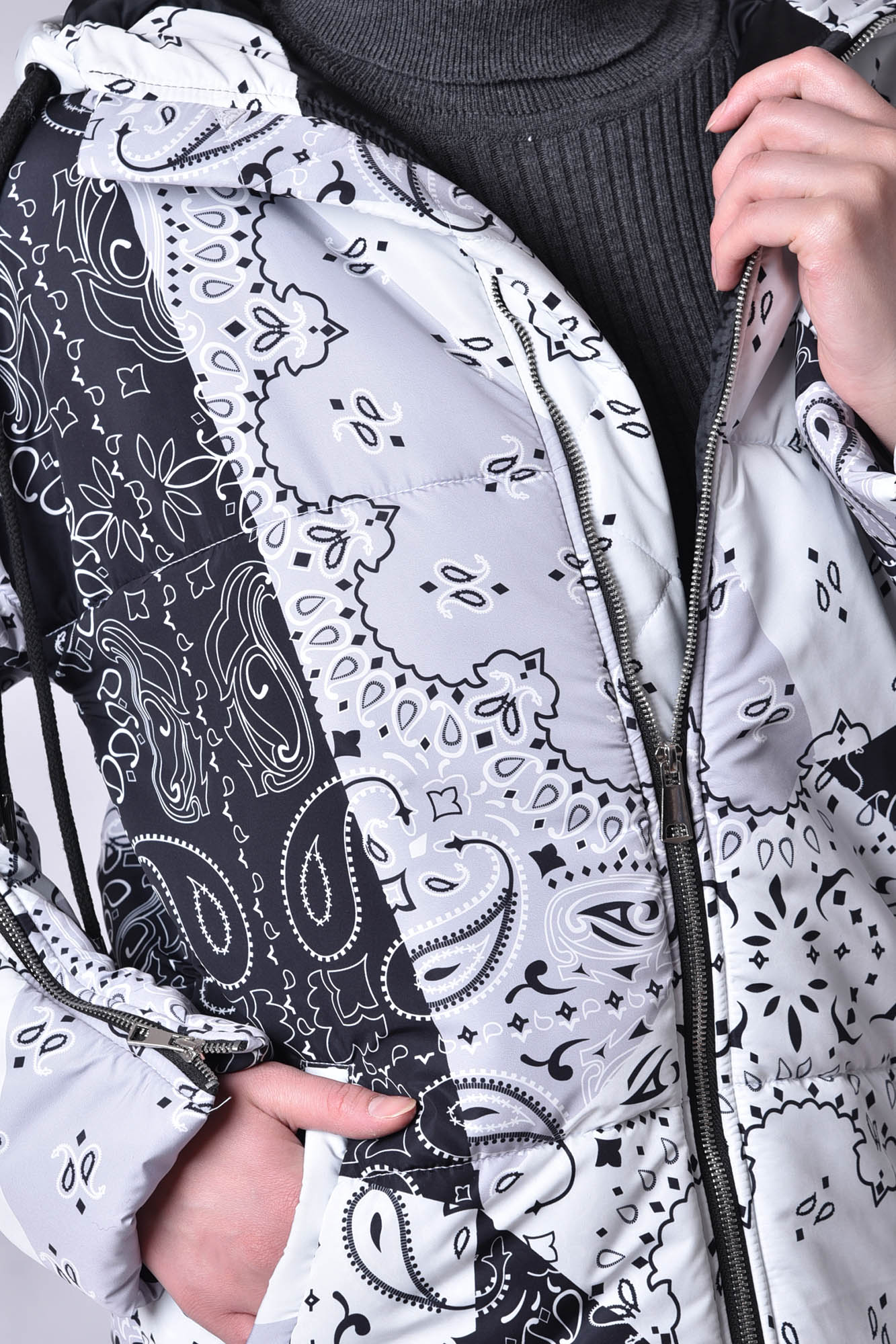 کاپشن کوتاه طرحدار زنانه