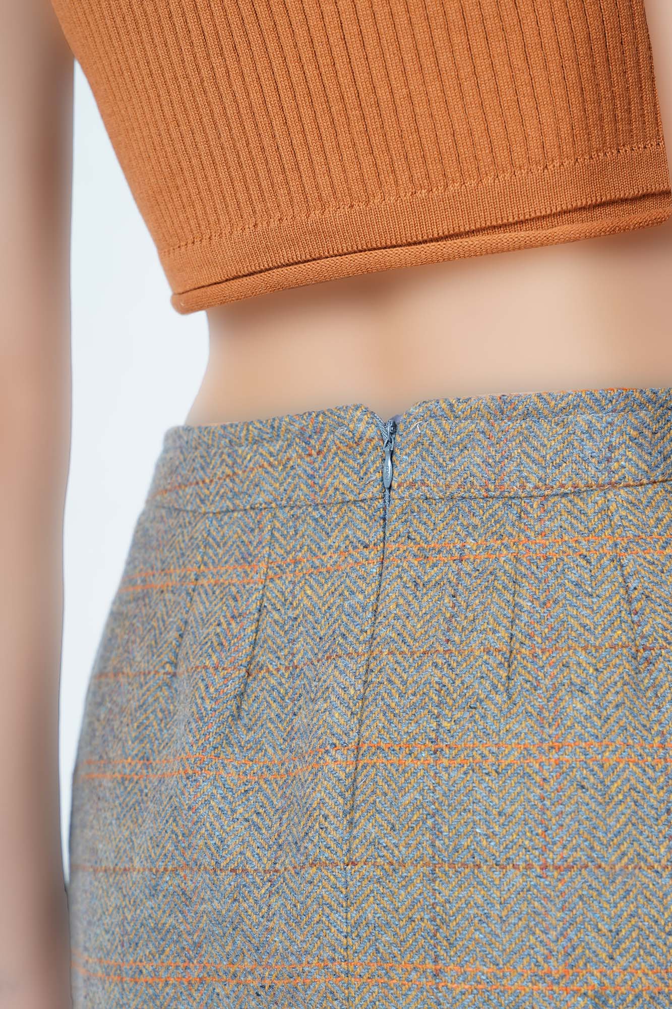 دامن کوتاه پشمی زنانه