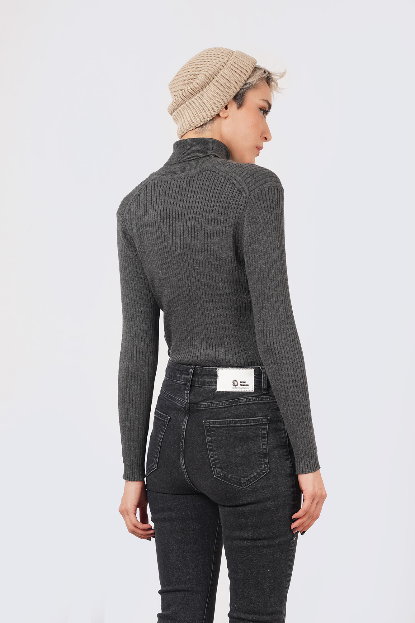 بافت یقه اسکی ساده زنانه