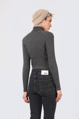 بافت یقه اسکی ساده زنانه