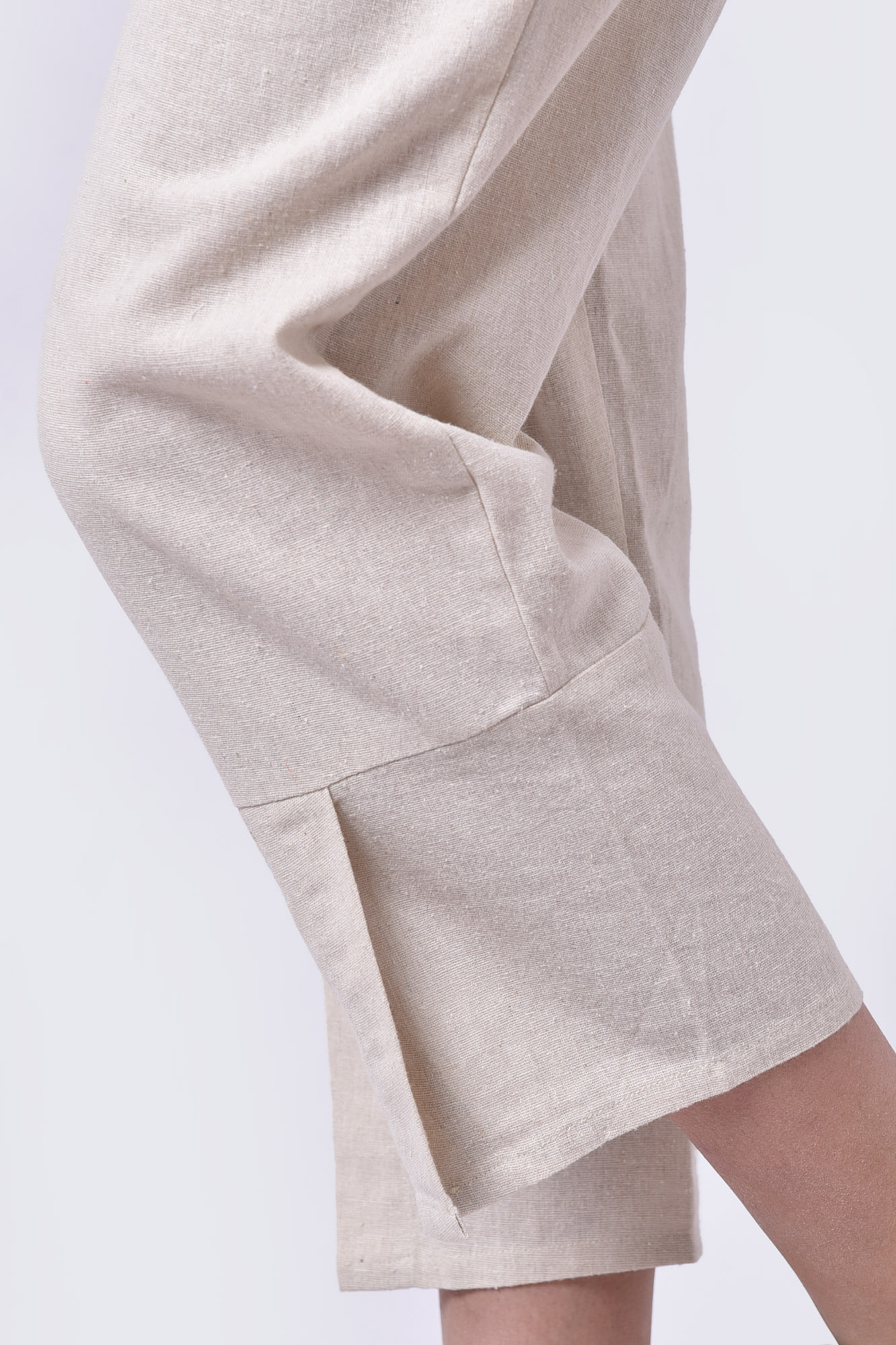 شلوار پارچه ای ساده زنانه