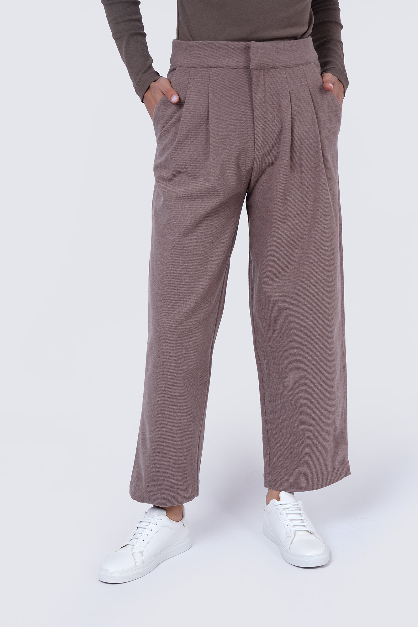 شلوار پارچه ای ساده زنانه