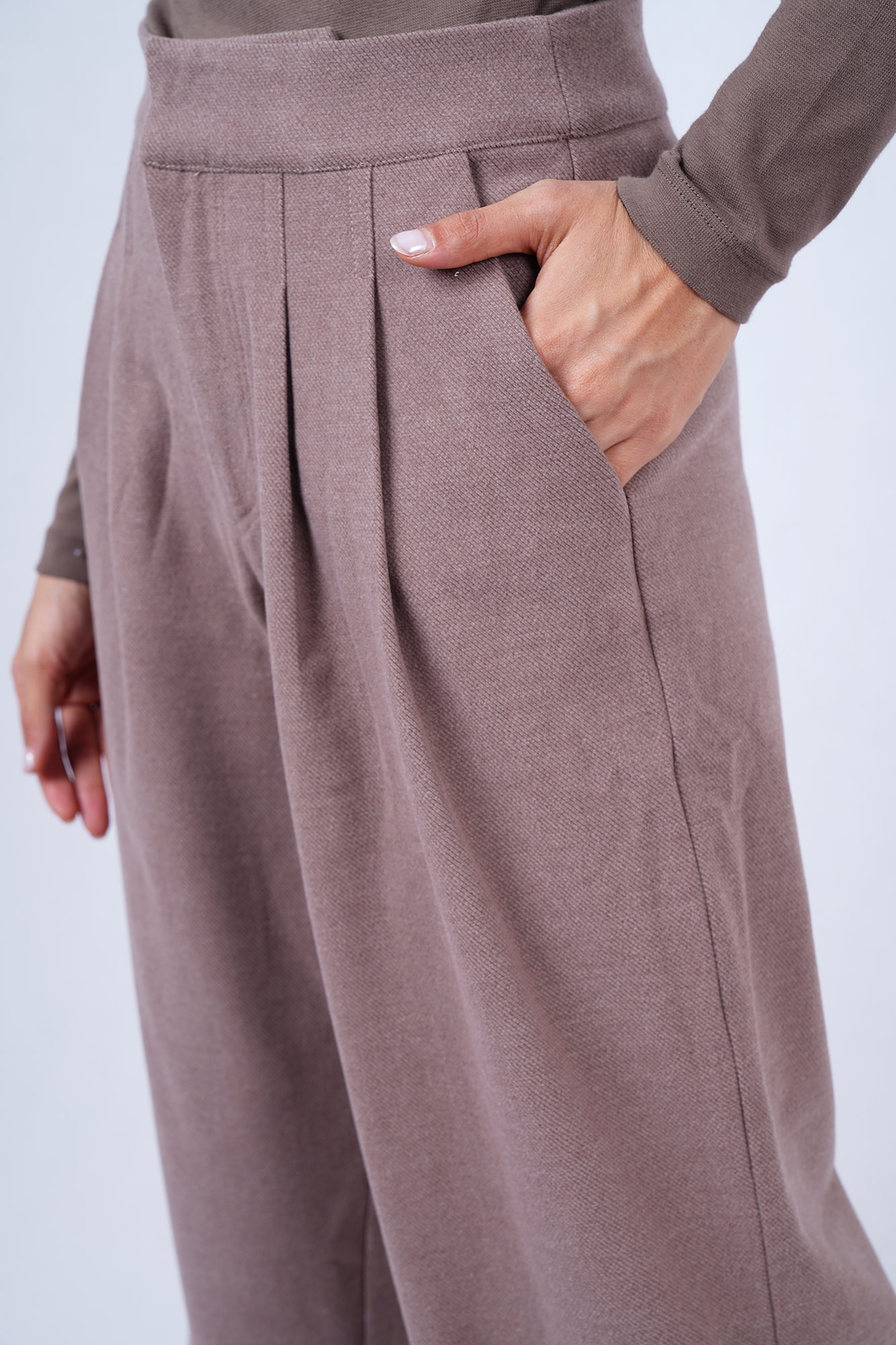 شلوار پارچه ای ساده زنانه