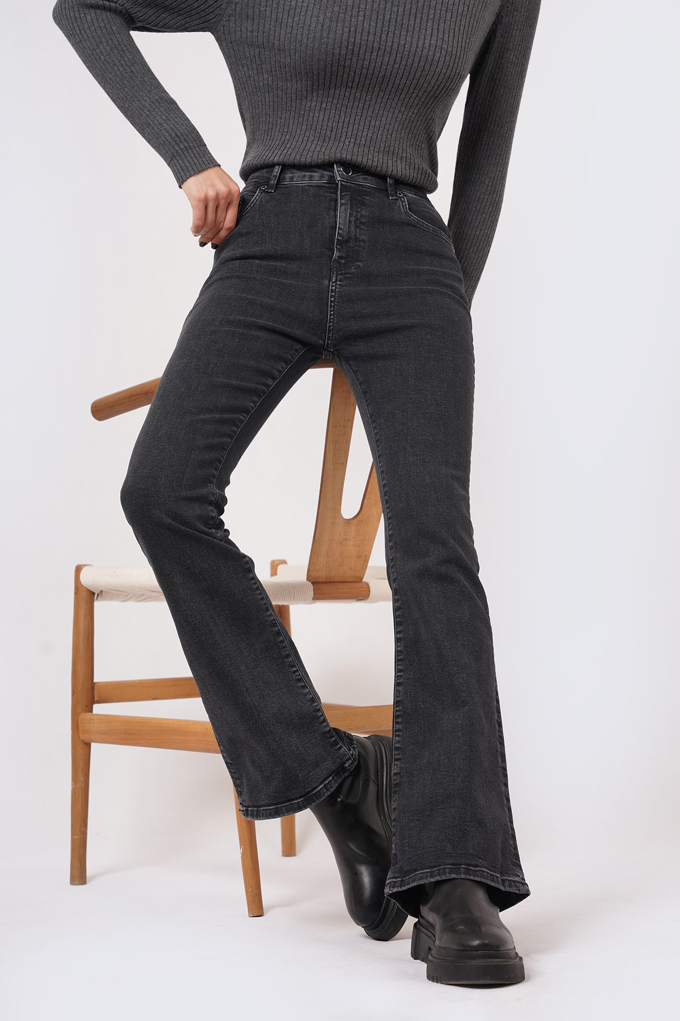 شلوار جین بوت کات