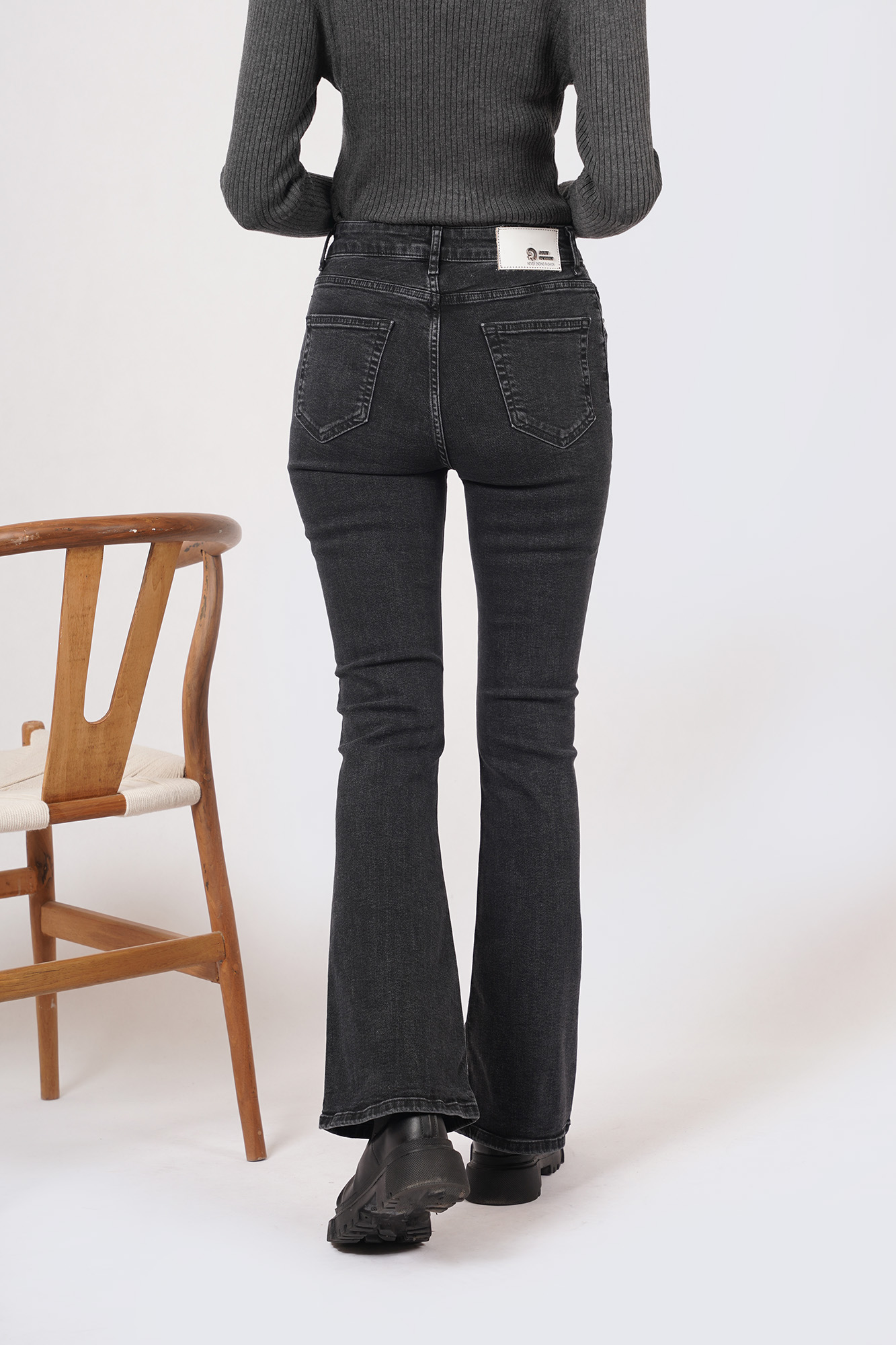 شلوار جین بوت کات