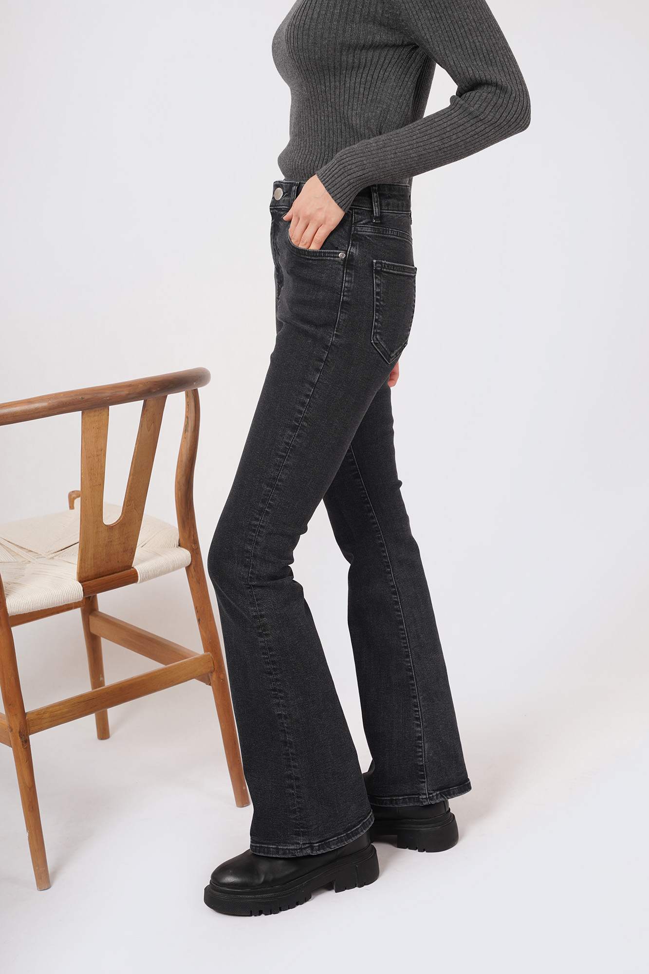 شلوار جین بوت کات