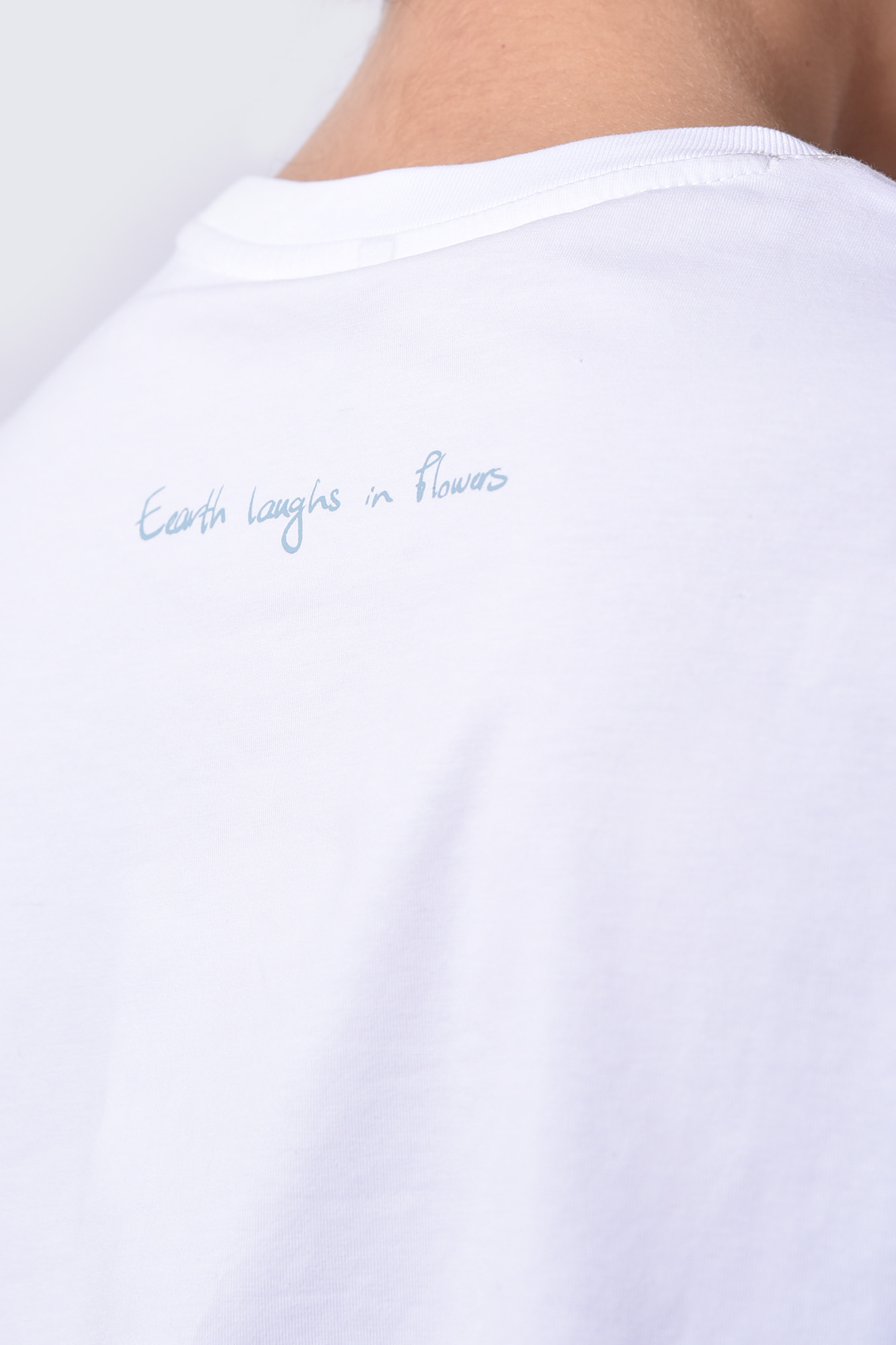 تیشرت آستین کوتاه چاپی زنانه