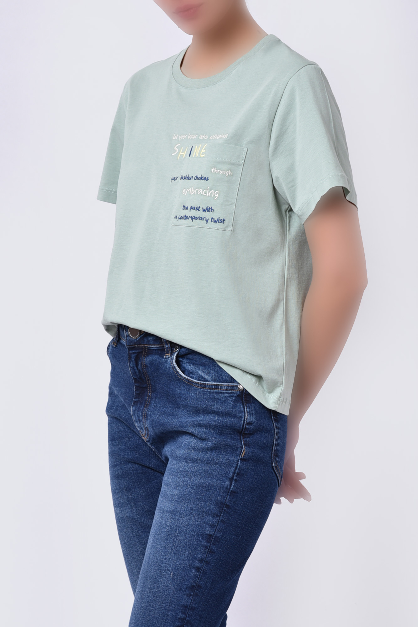 تیشرت آستین کوتاه گلدوزی زنانه