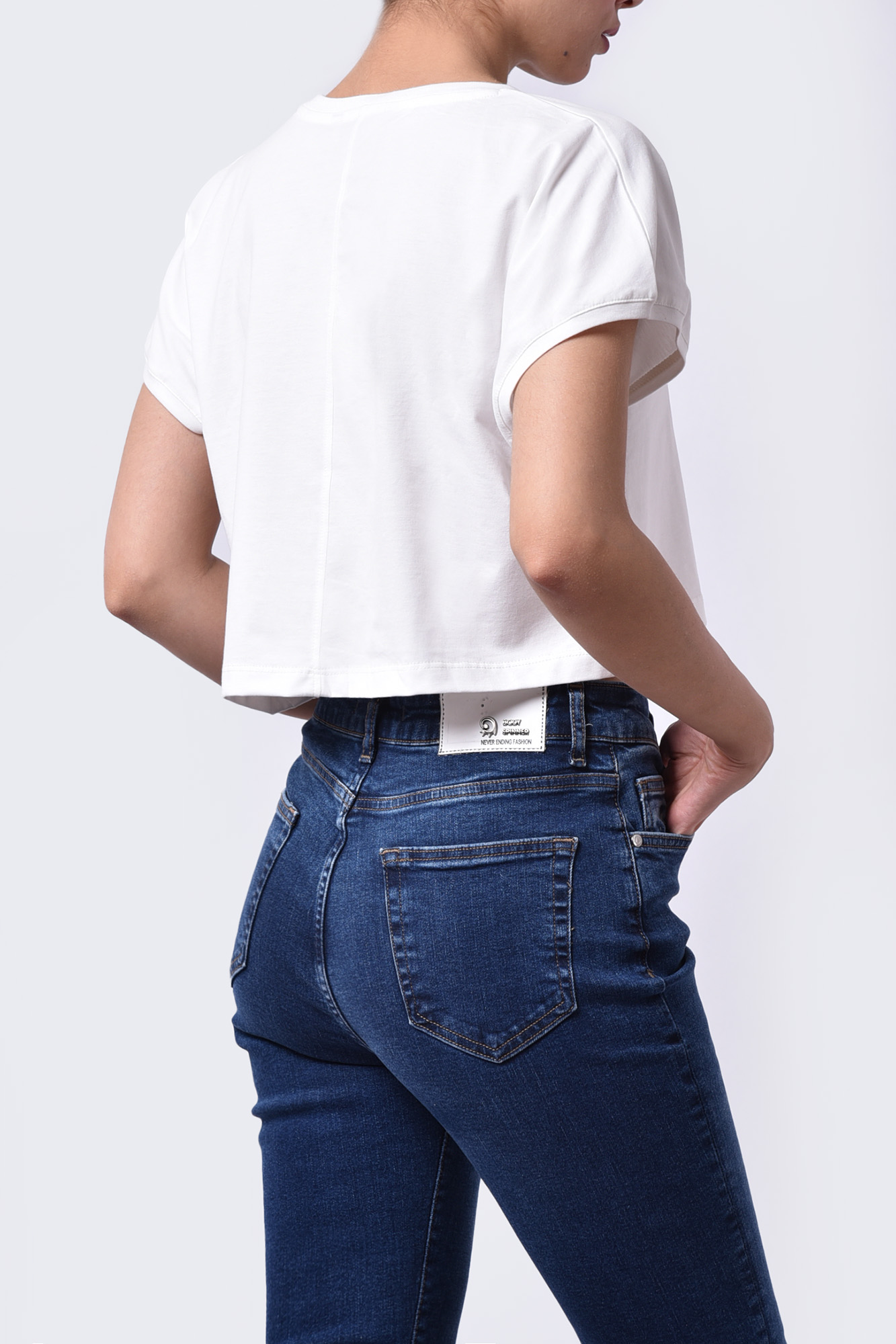 تیشرت آستین کوتاه چاپی زنانه