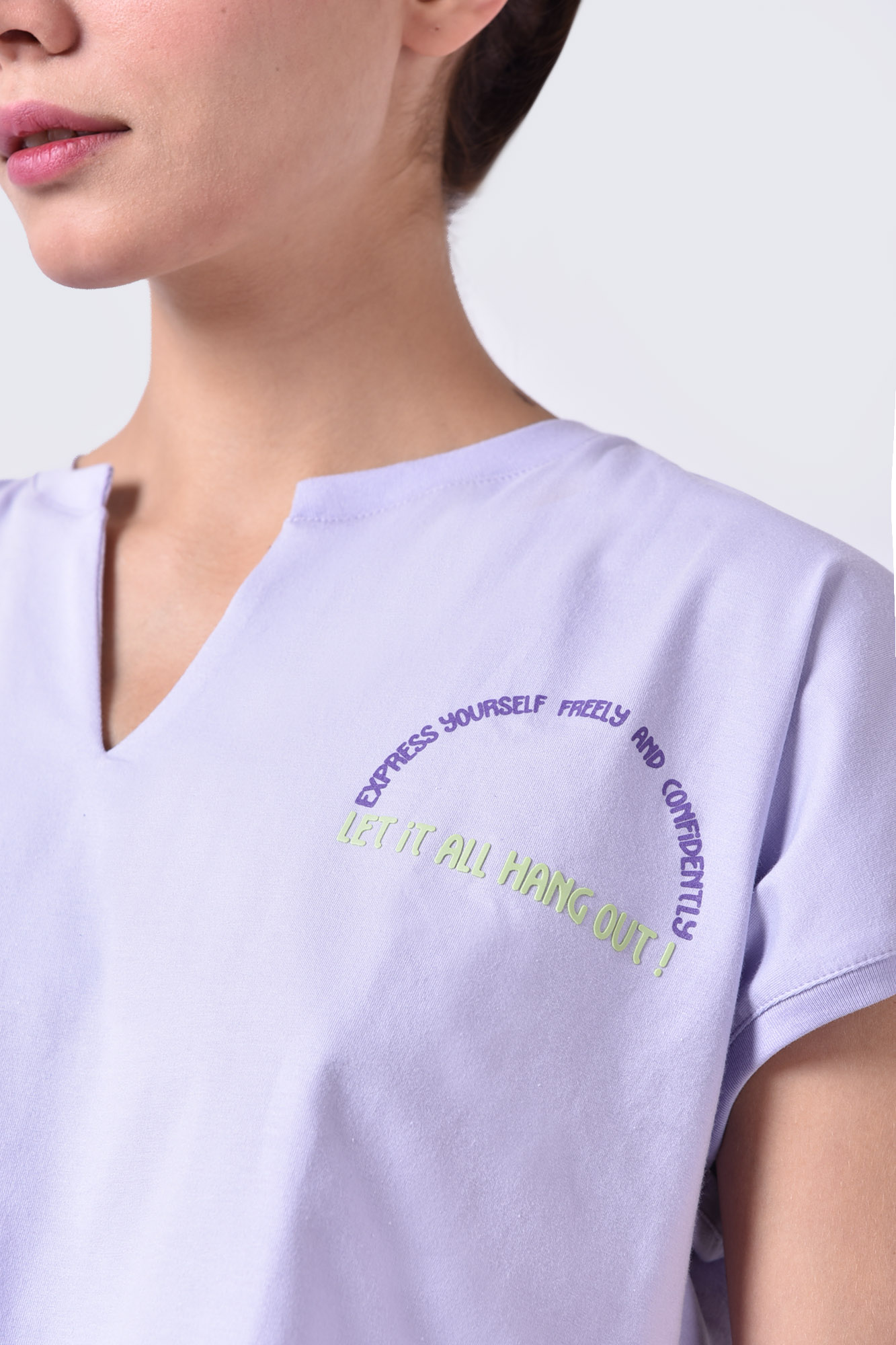 تیشرت آستین کوتاه چاپی زنانه