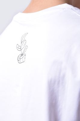 تیشرت آستین کوتاه چاپی زنانه