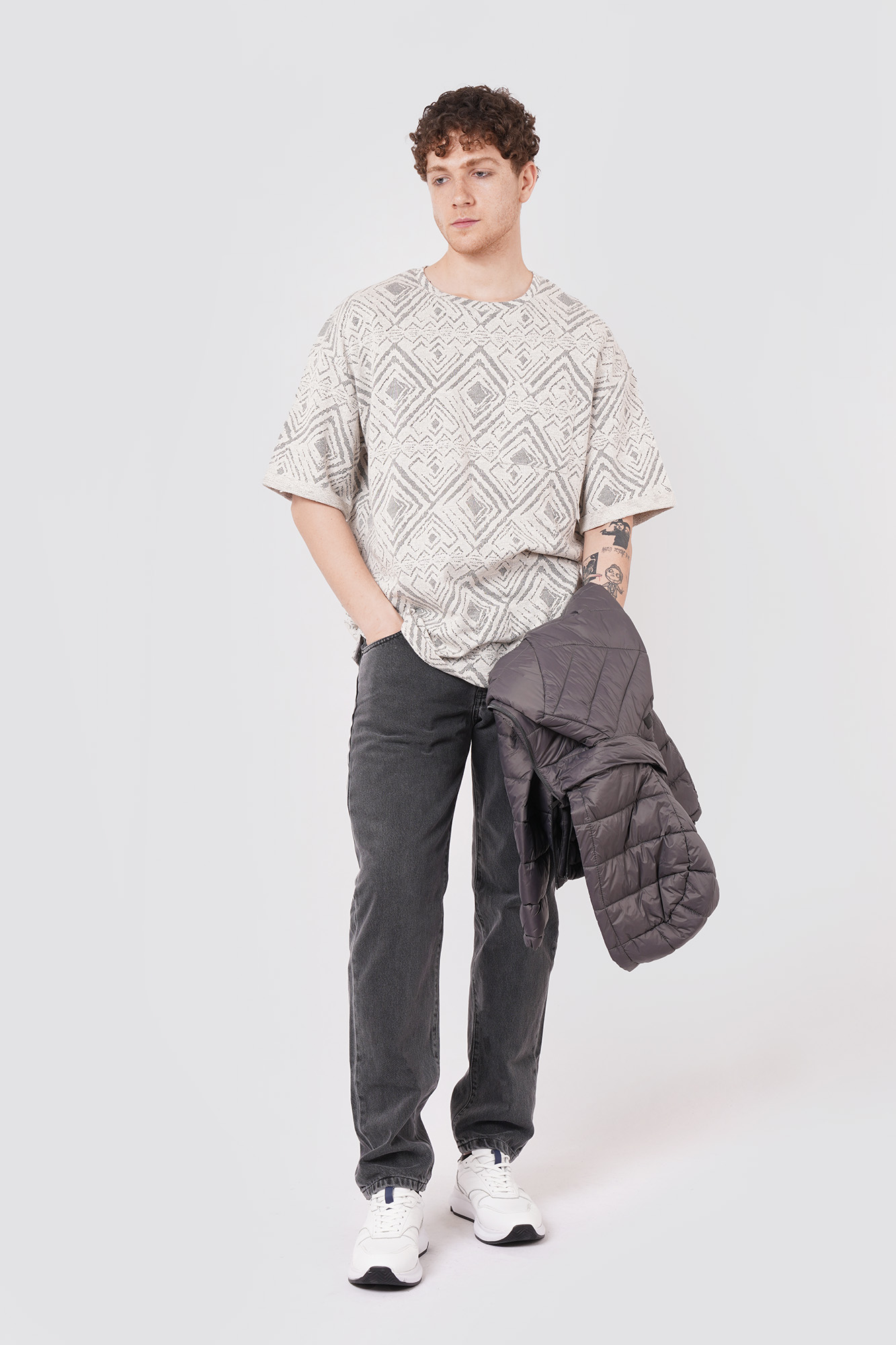 تیشرت آستین کوتاه طرحدار مردانه