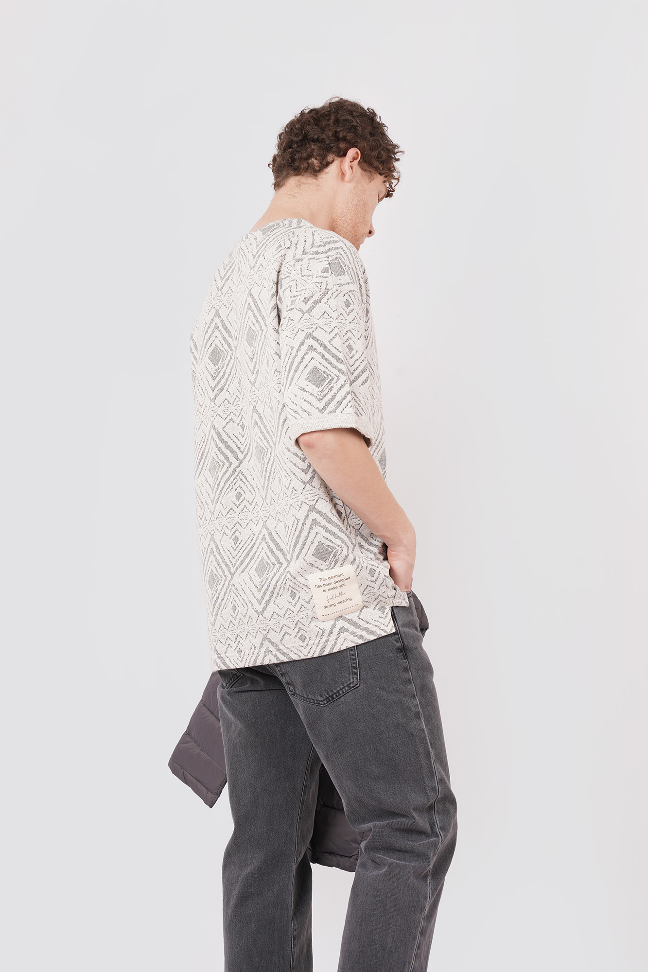 تیشرت آستین کوتاه طرحدار مردانه