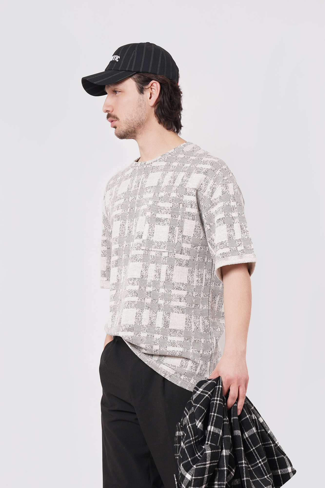 تیشرت آستین کوتاه طرحدار مردانه