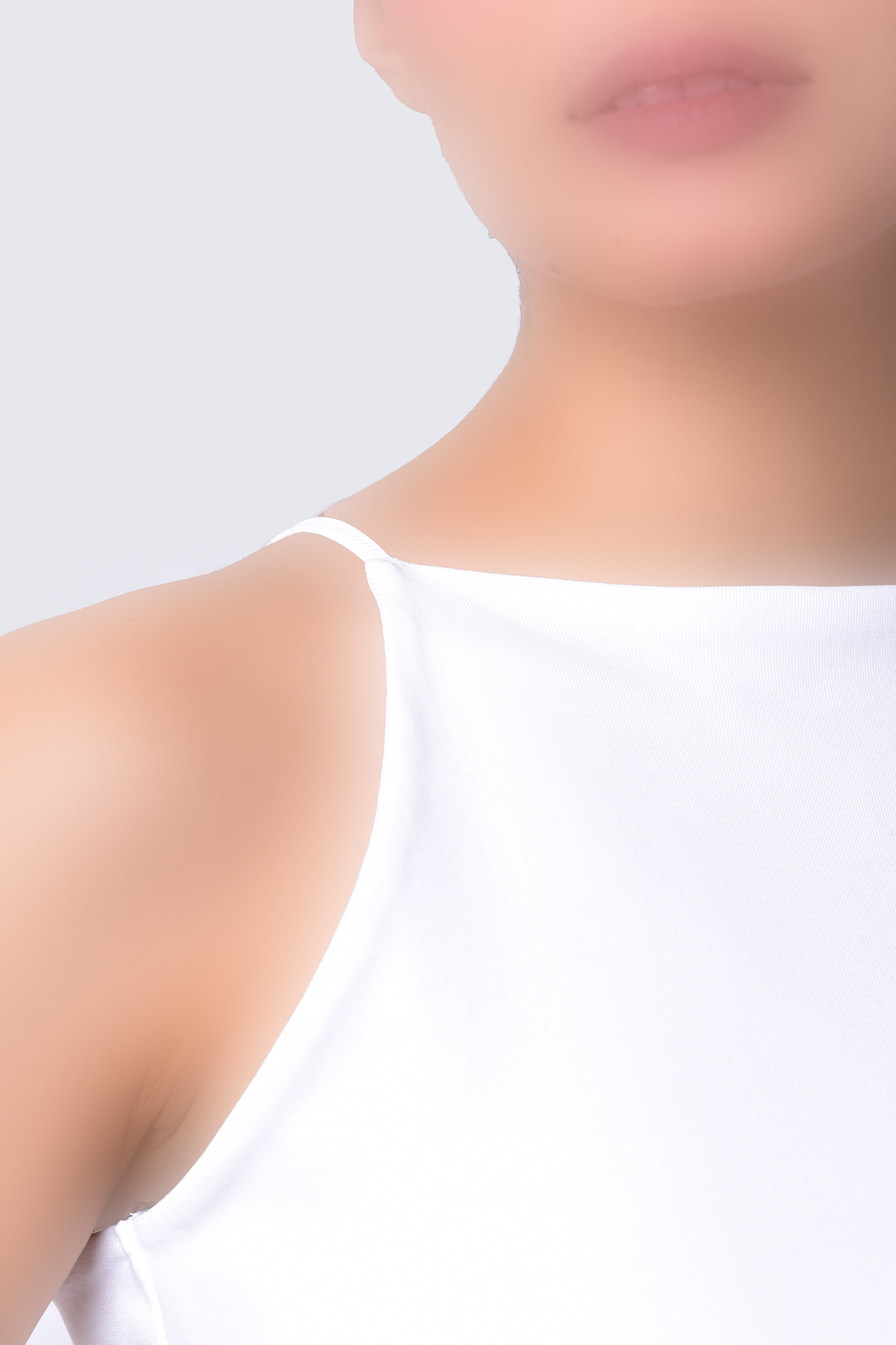 تاپ تیشرتی ساده زنانه