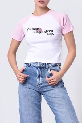 تیشرت آستین کوتاه چاپی زنانه