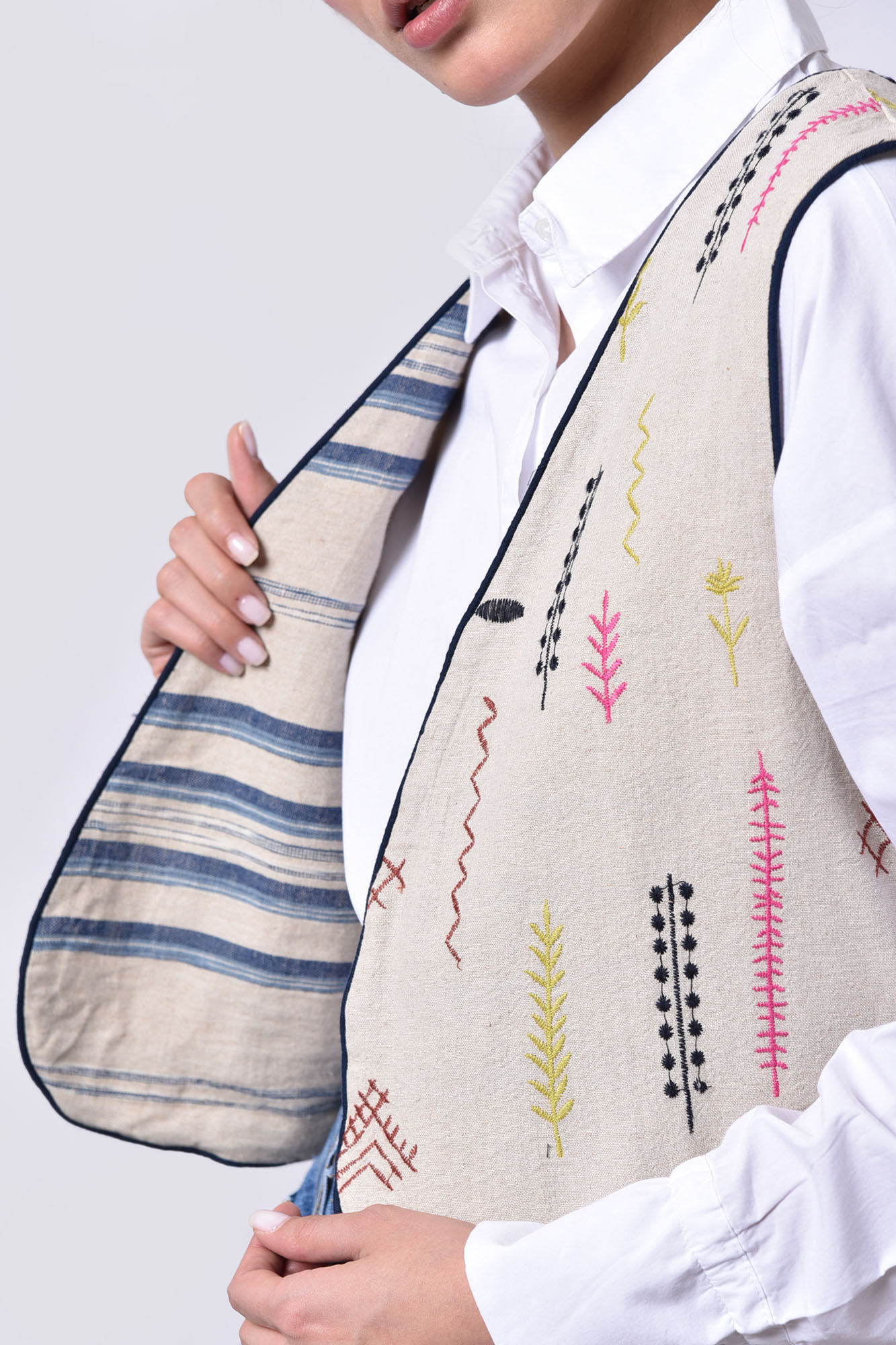 وست گلدوزی زنانه