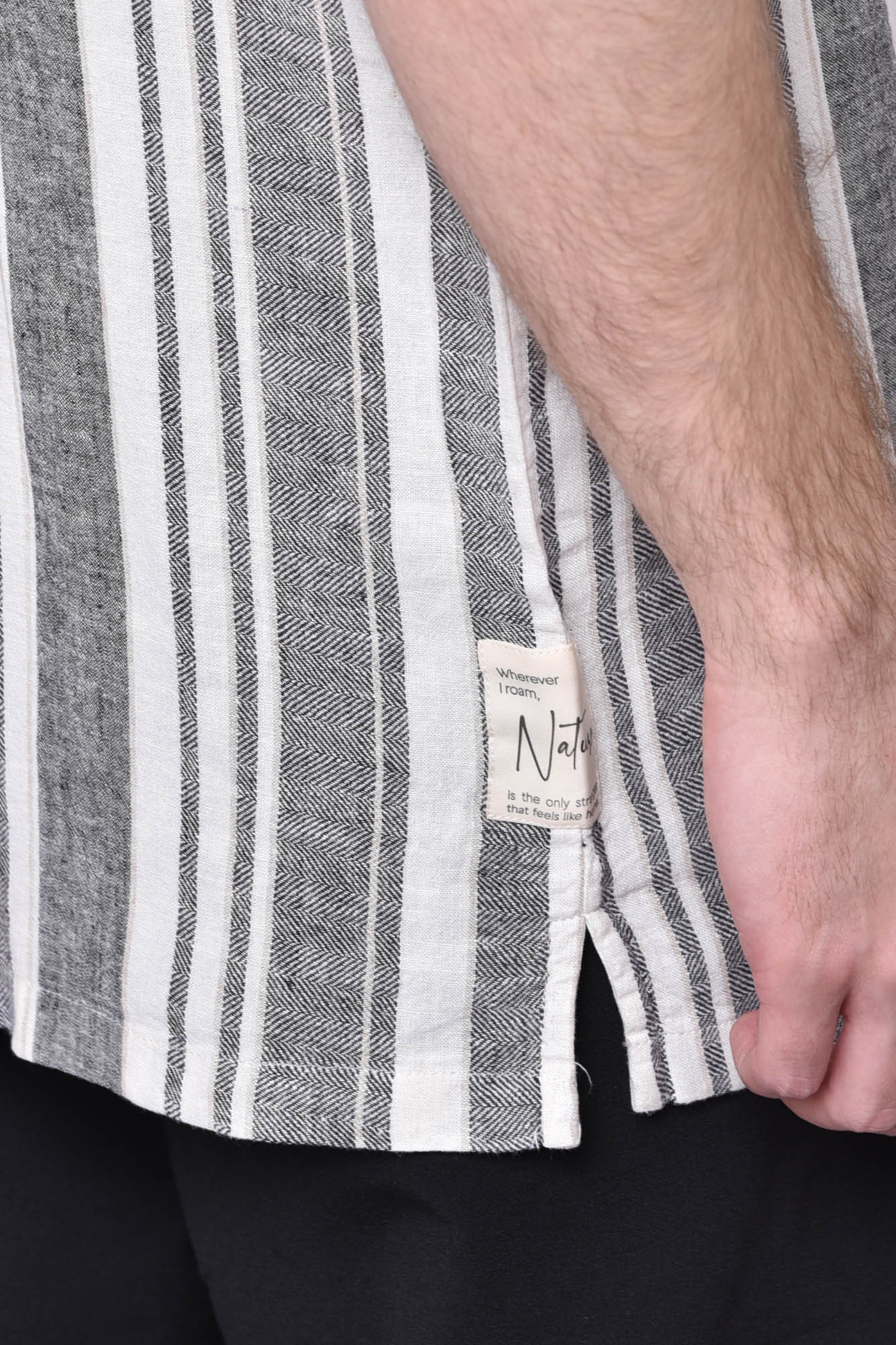 پیراهن آستین کوتاه طرحدار مردانه