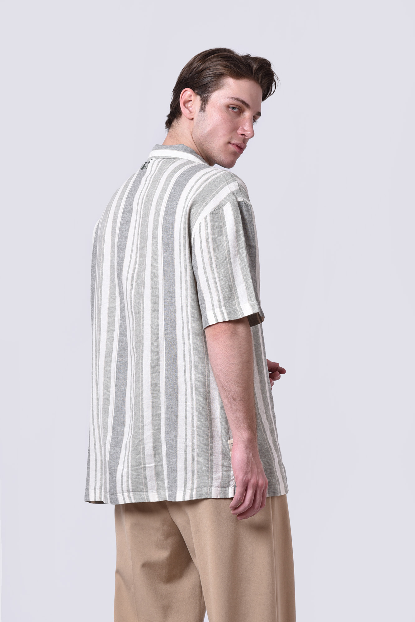 پیراهن آستین کوتاه طرحدار مردانه