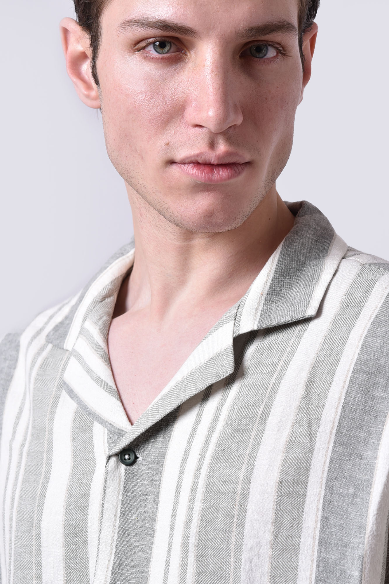 پیراهن آستین کوتاه طرحدار مردانه