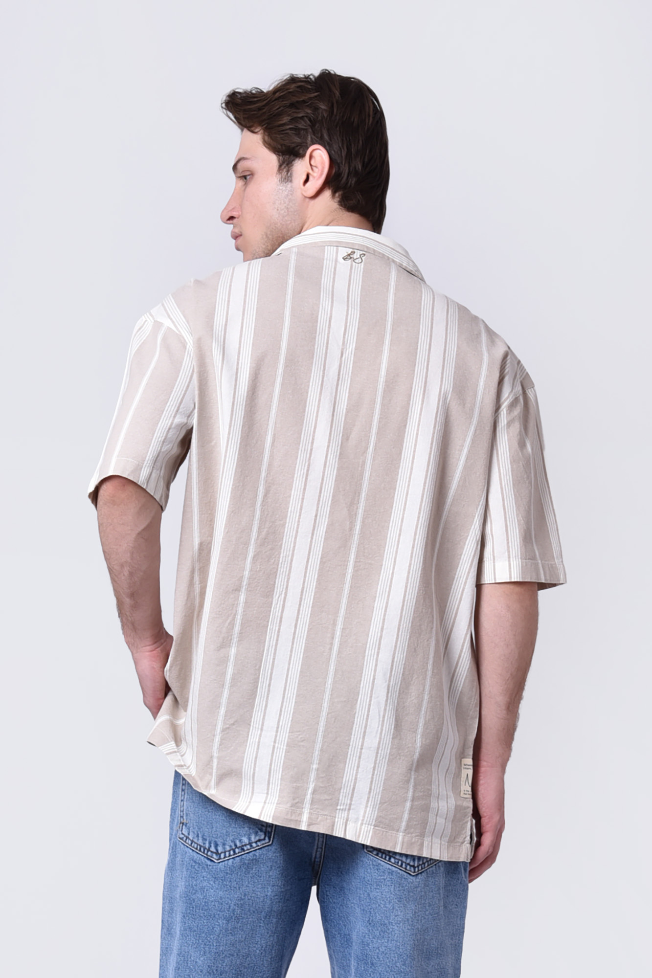 پیراهن آستین کوتاه طرحدار مردانه