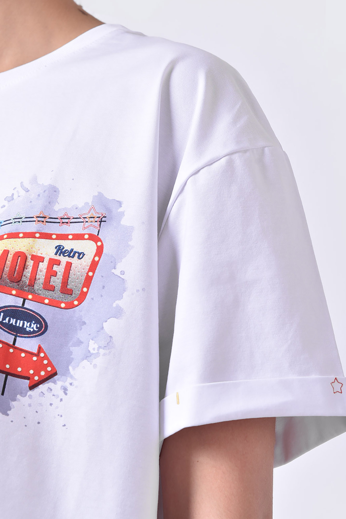 تیشرت آستین کوتاه چاپی زنانه