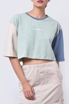 تیشرت آستین کوتاه چاپی زنانه