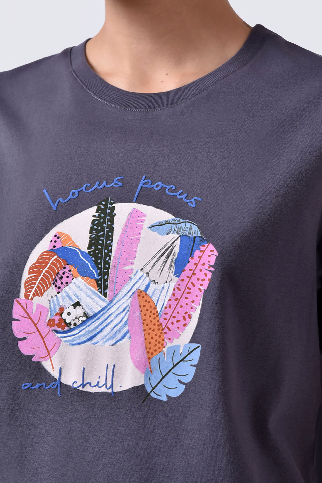 تیشرت آستین کوتاه چاپی زنانه