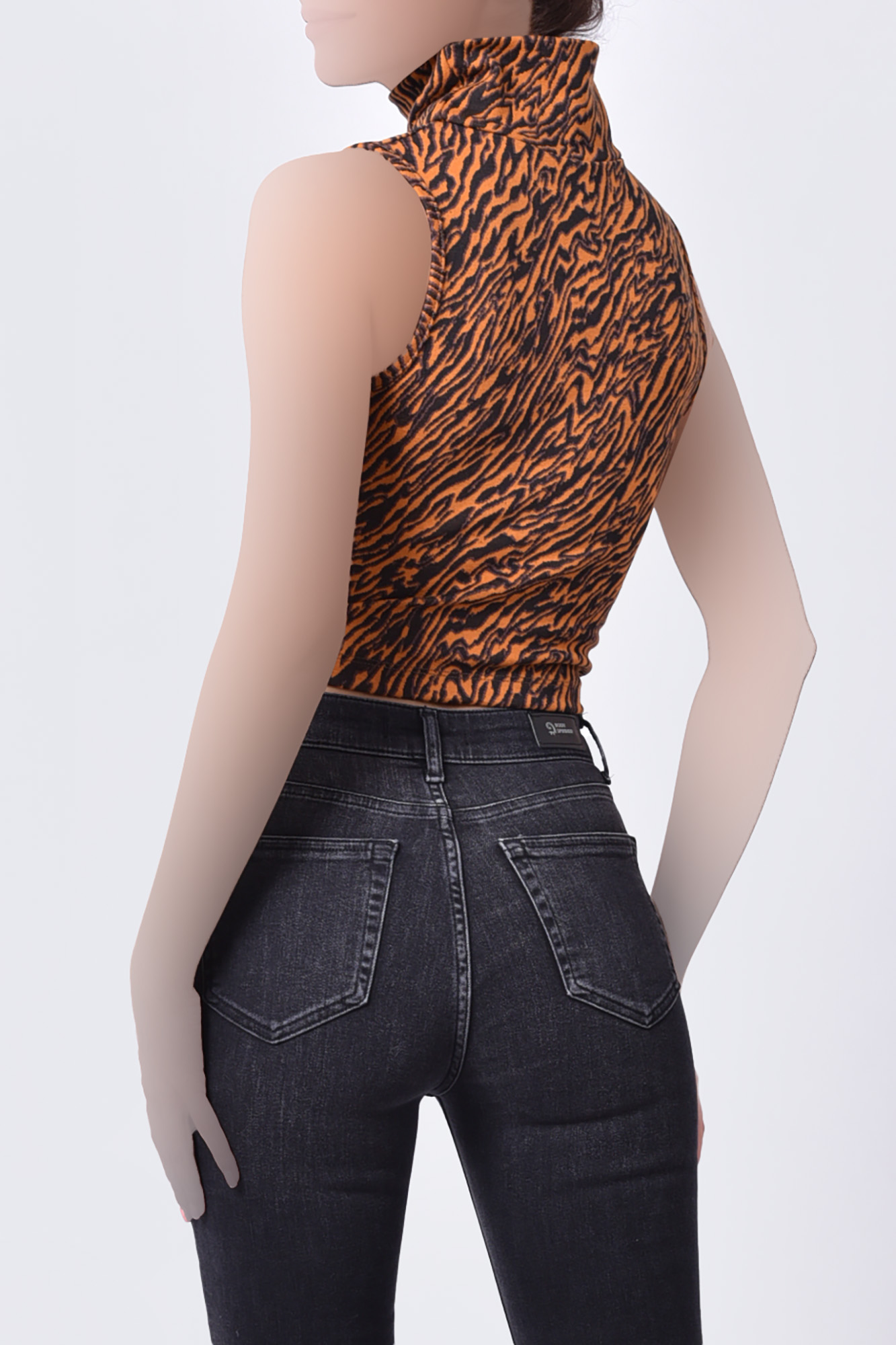 تاپ تیشرتی طرحدار زنانه